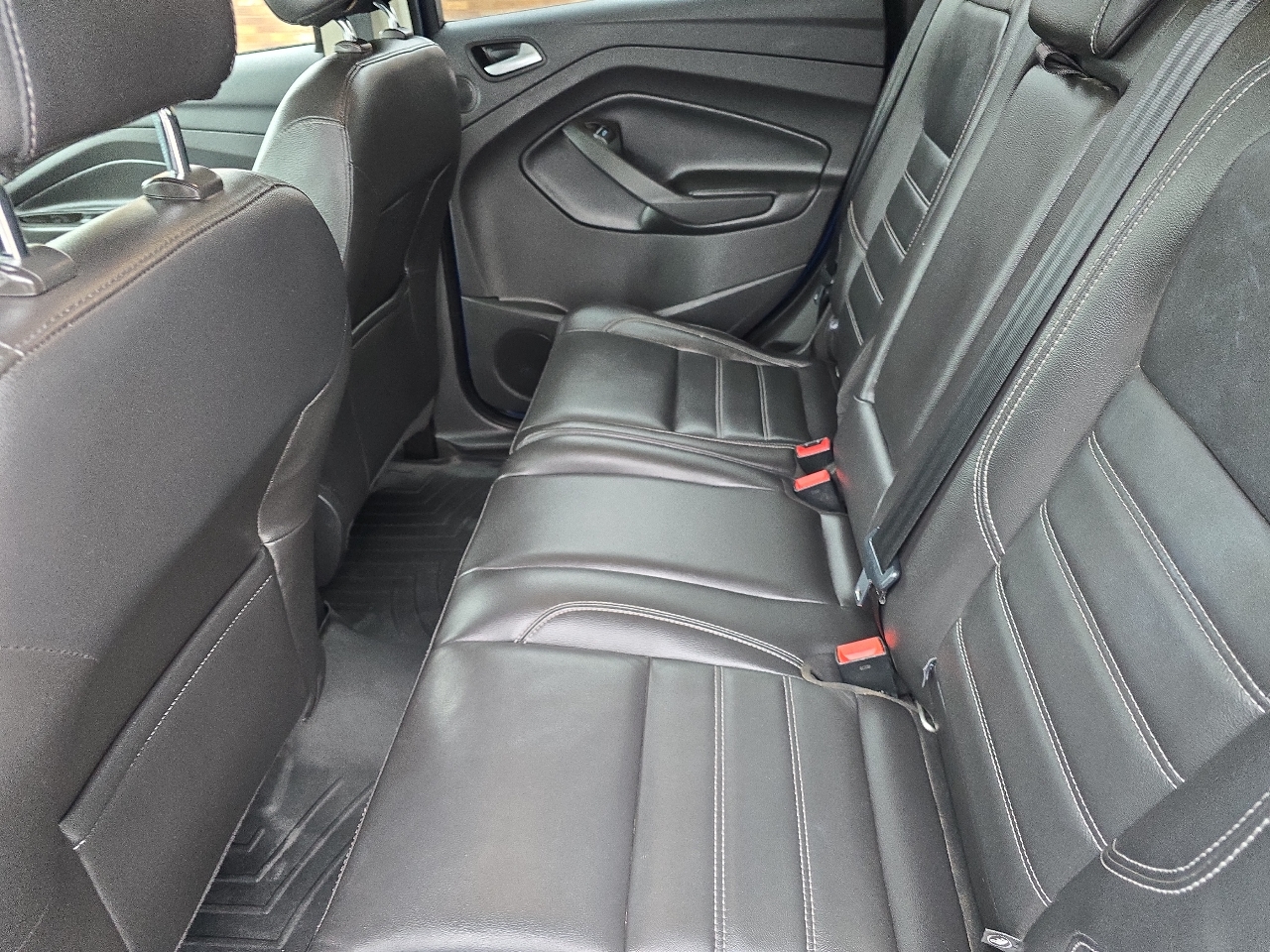 Ford Escape Titanium 4WD 2017