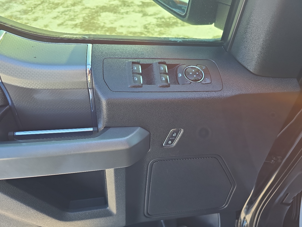 Ford F-150 4WD SuperCrew 145" FX4 2015