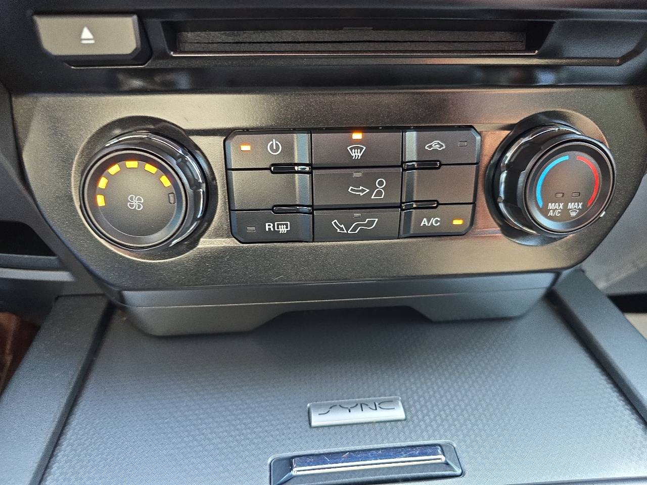 Ford F-150 4WD SuperCrew 145" FX4 2015