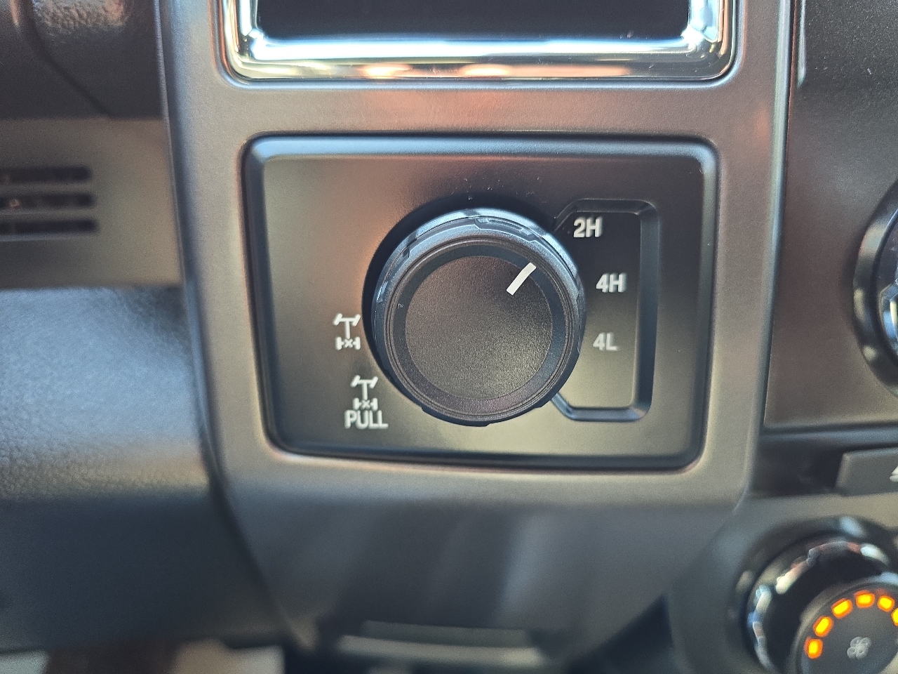 Ford F-150 4WD SuperCrew 145" FX4 2015