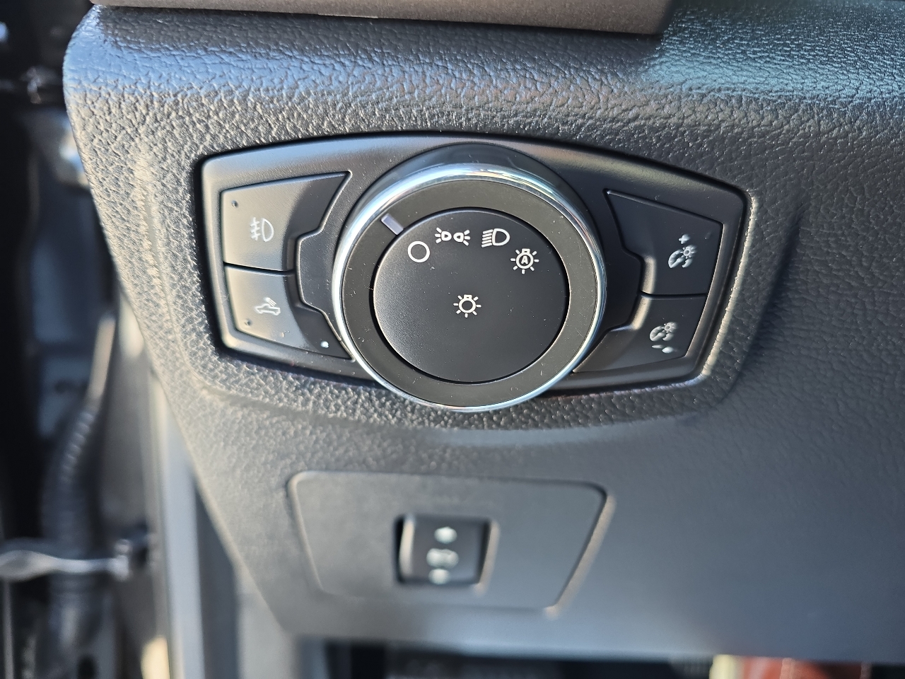 Ford F-150 4WD SuperCrew 145" FX4 2015