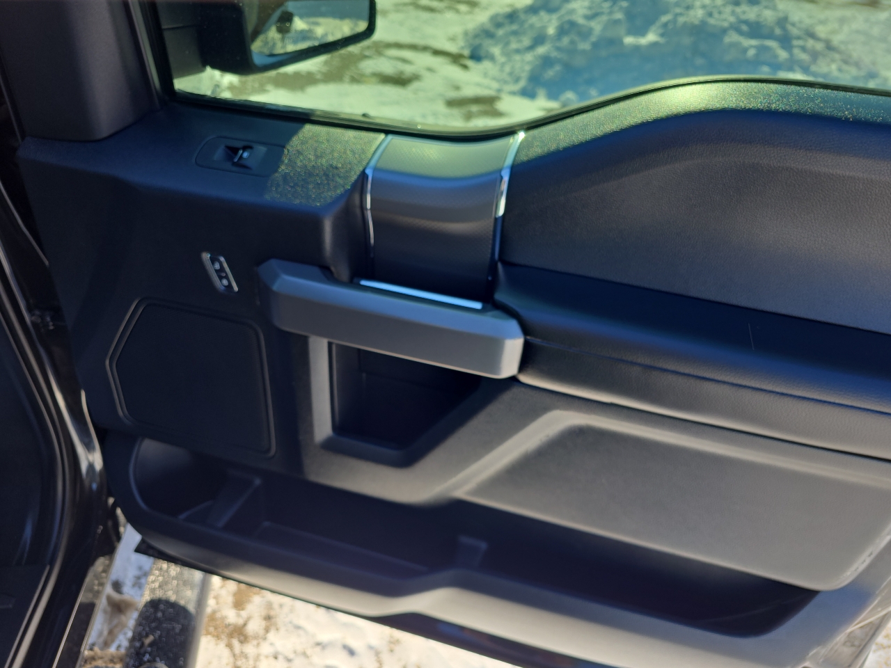 Ford F-150 4WD SuperCrew 145" FX4 2015