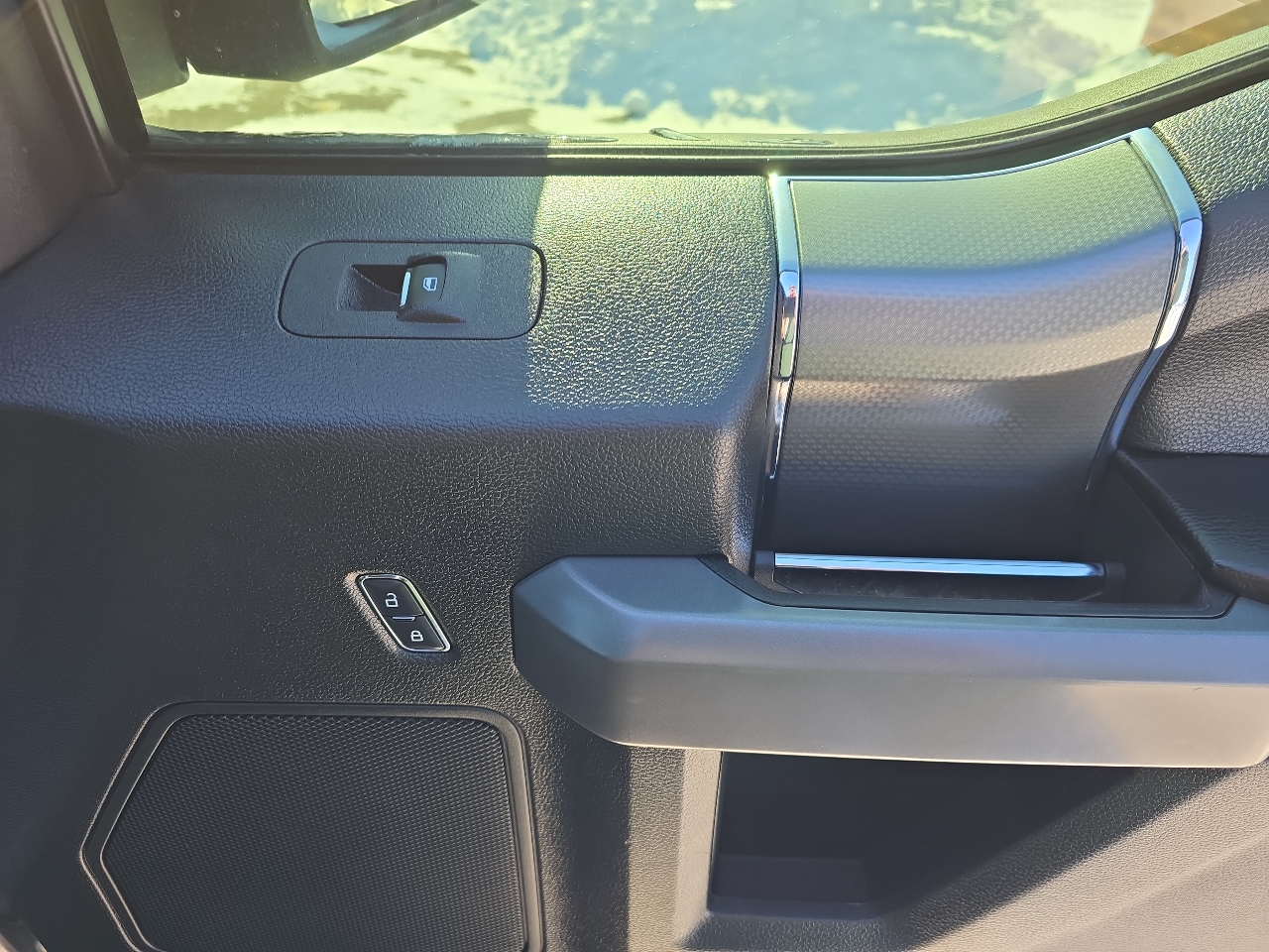 Ford F-150 4WD SuperCrew 145" FX4 2015