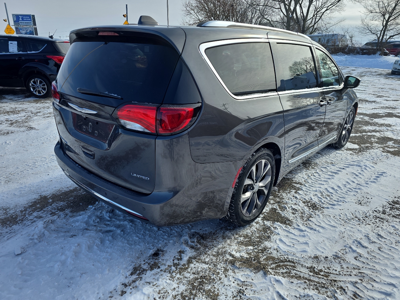 Chrysler Pacifica Limited 2017
