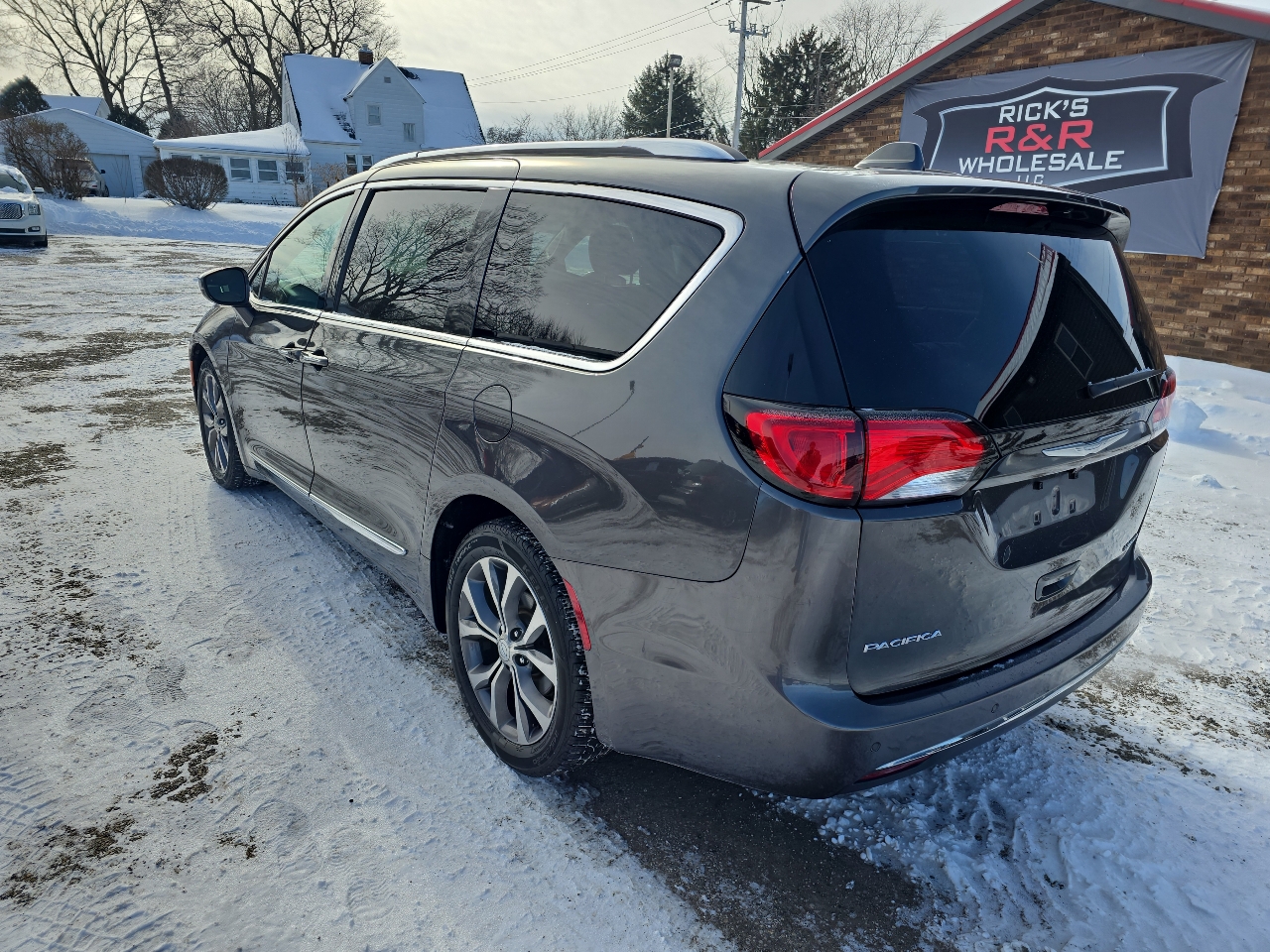 Chrysler Pacifica Limited 2017