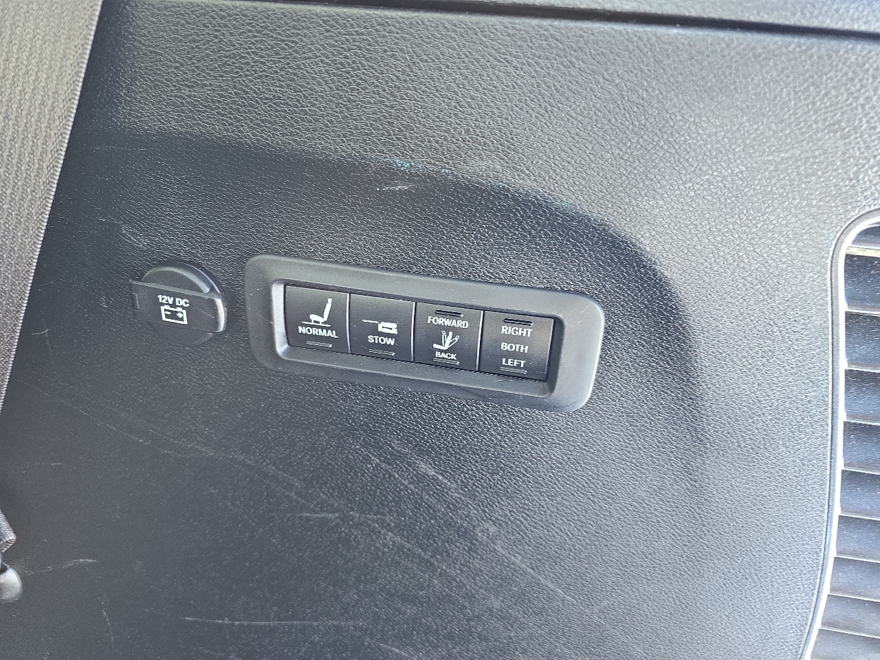 Chrysler Pacifica Limited 2017