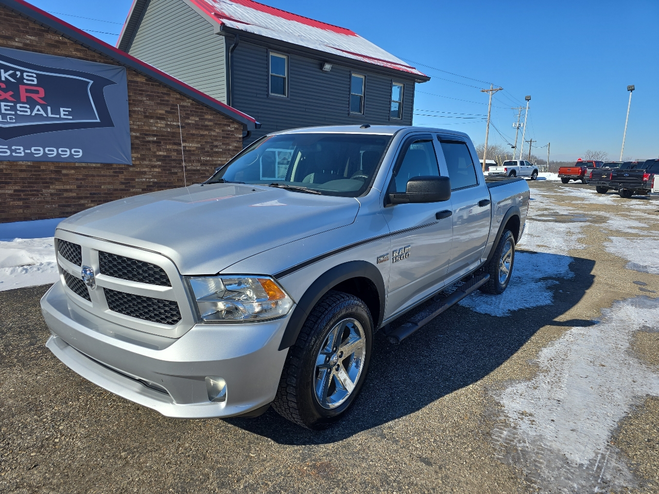 RAM 1500 Tradesman Crew Cab SWB 4WD 2016