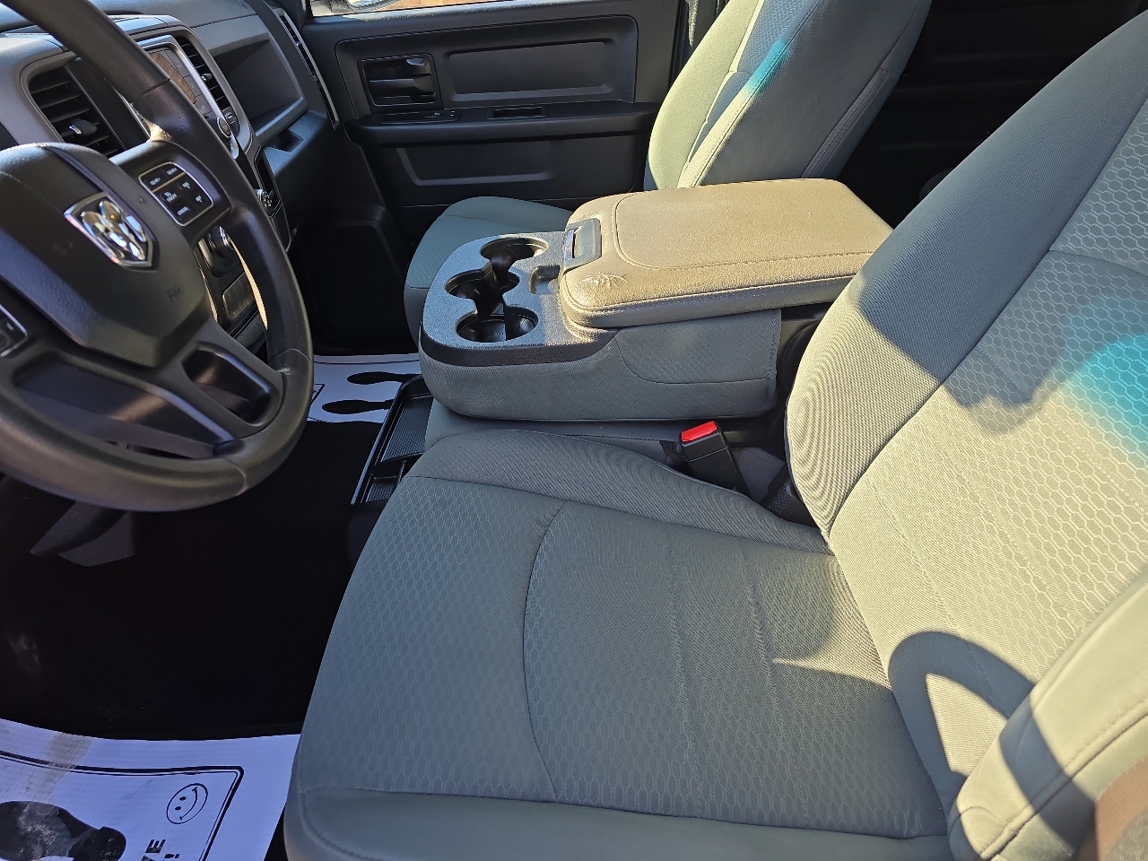 RAM 1500 Tradesman Crew Cab SWB 4WD 2016