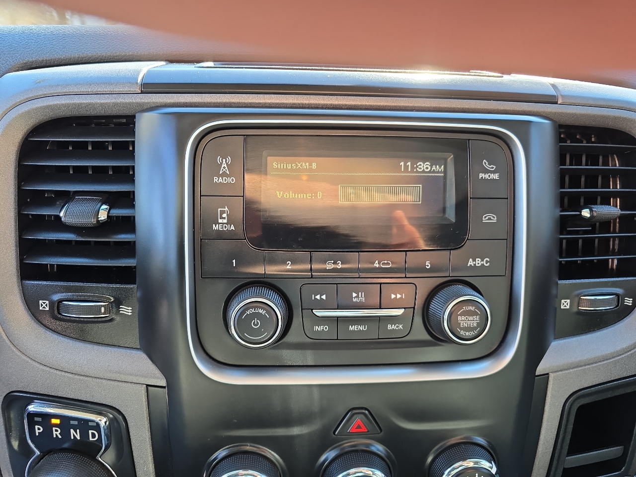 RAM 1500 Tradesman Crew Cab SWB 4WD 2016