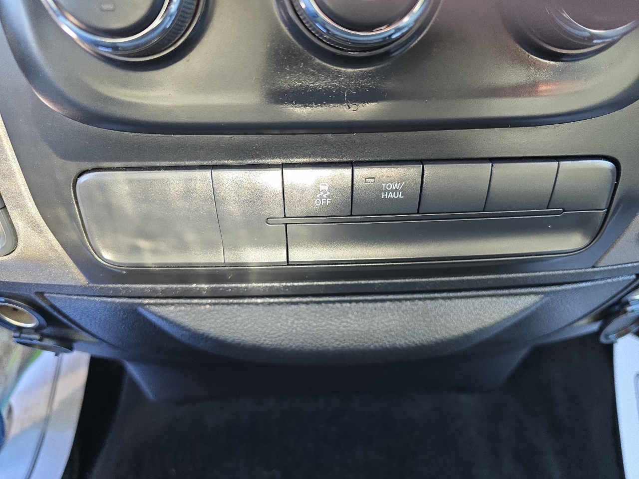 RAM 1500 Tradesman Crew Cab SWB 4WD 2016