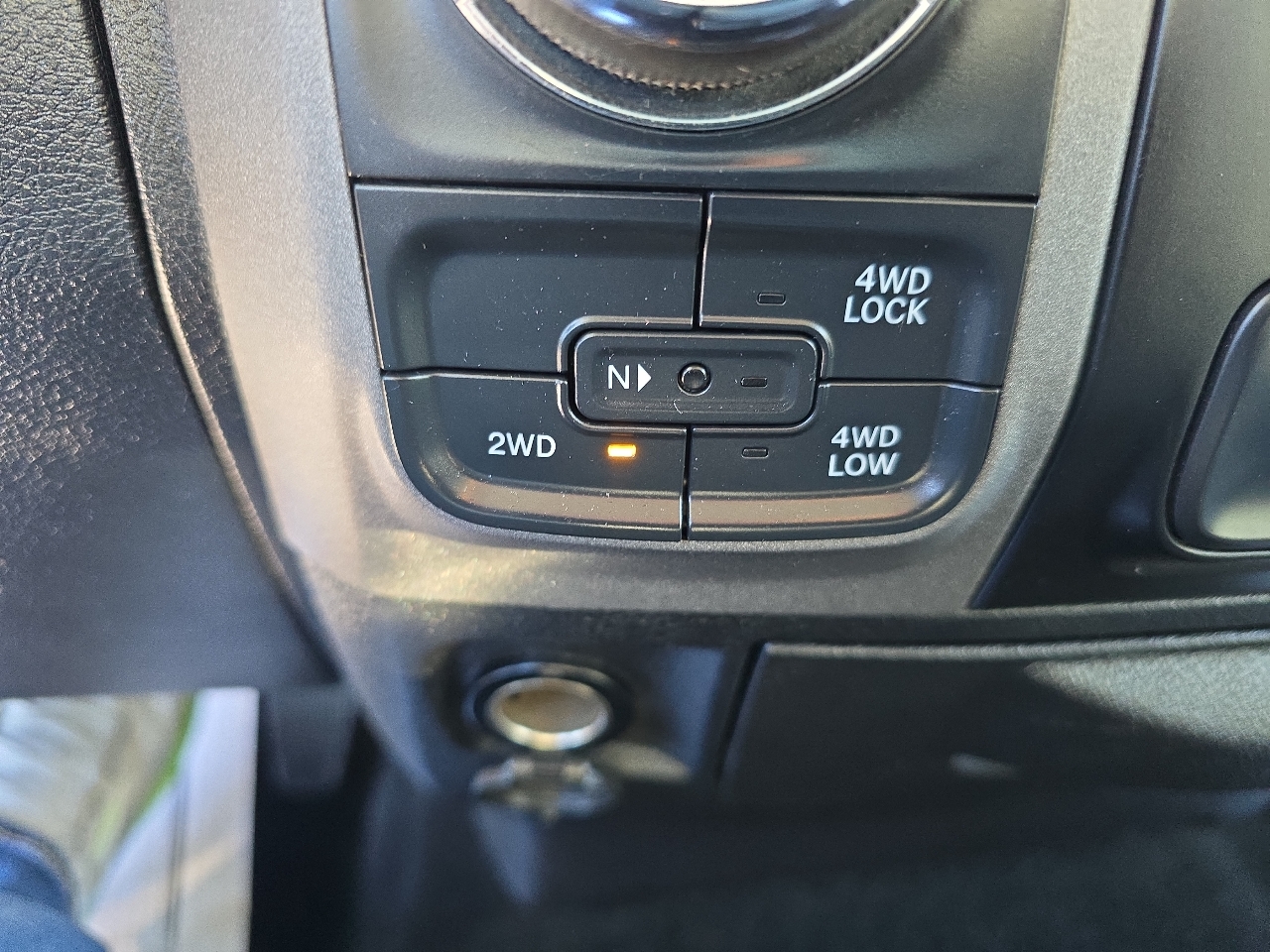 RAM 1500 Tradesman Crew Cab SWB 4WD 2016