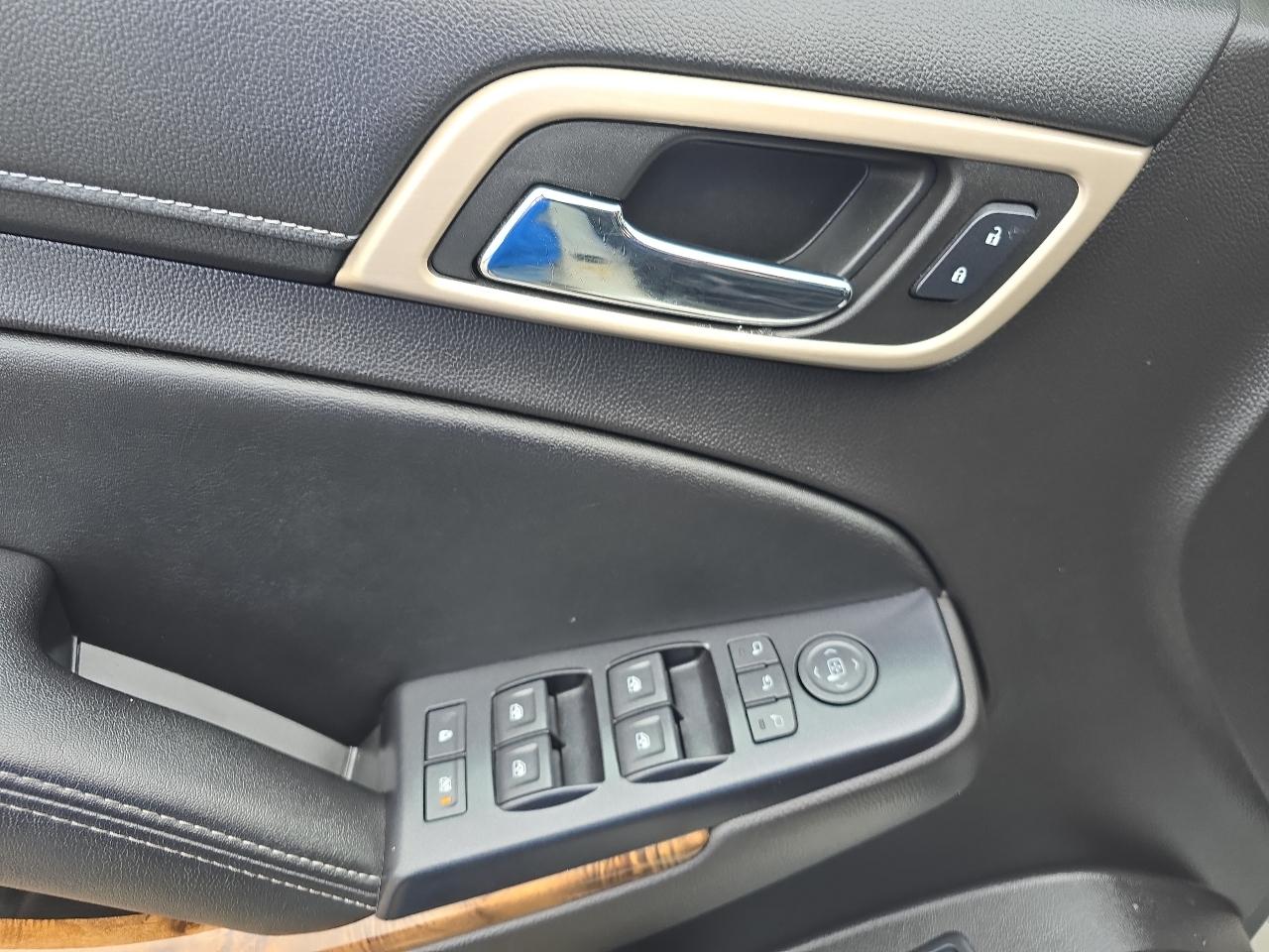 GMC Yukon Denali XL 4WD 2015