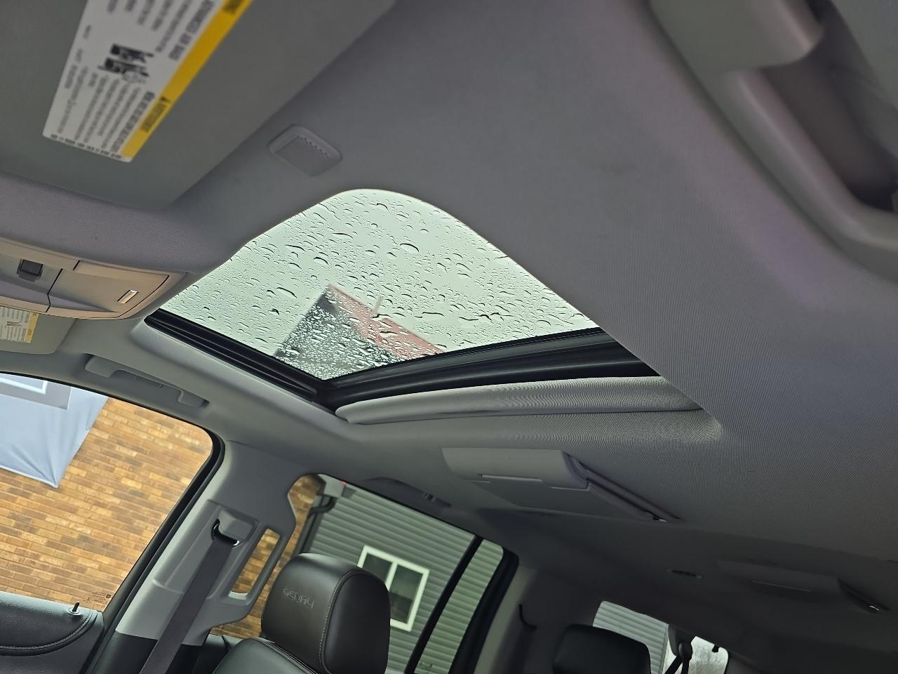 GMC Yukon Denali XL 4WD 2015