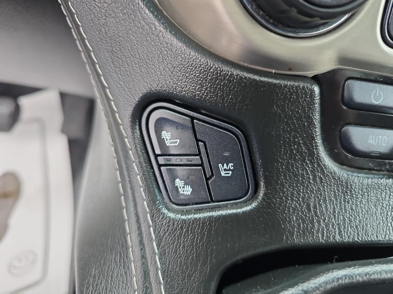 GMC Yukon Denali XL 4WD 2015