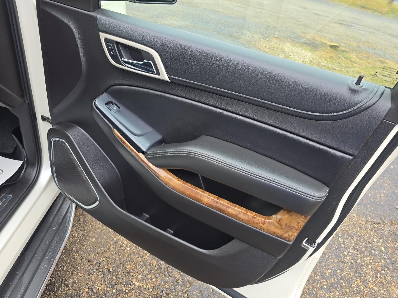 GMC Yukon Denali XL 4WD 2015