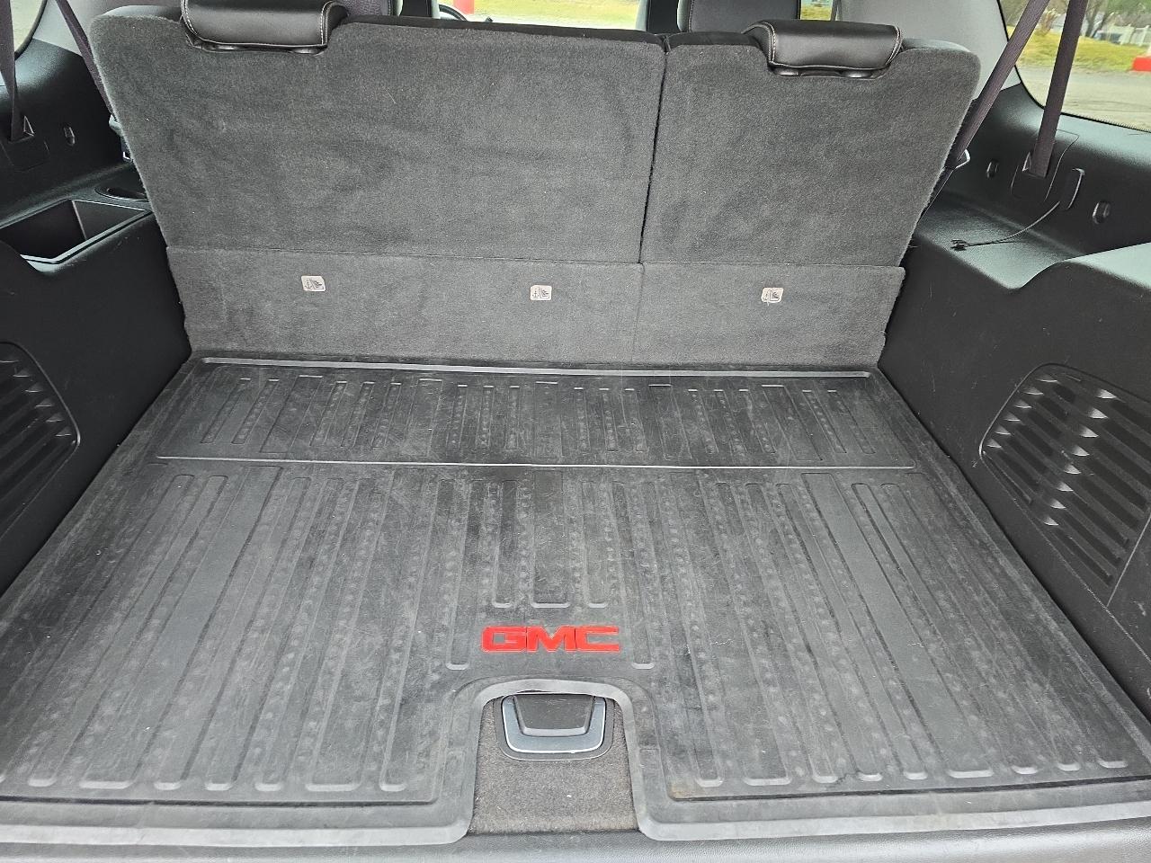 GMC Yukon Denali XL 4WD 2015