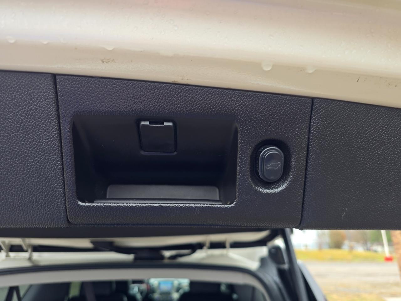 GMC Yukon Denali XL 4WD 2015