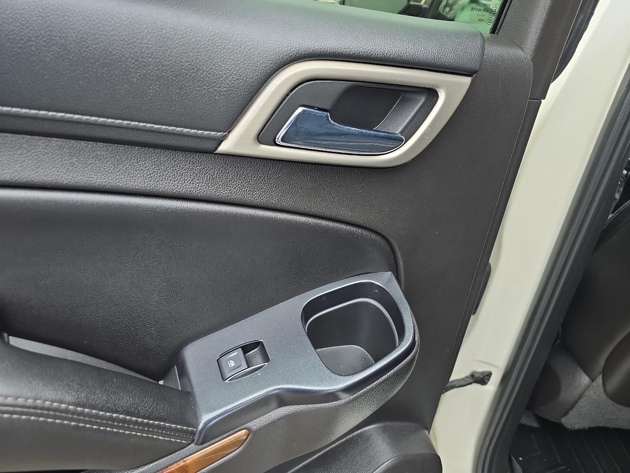 GMC Yukon Denali XL 4WD 2015