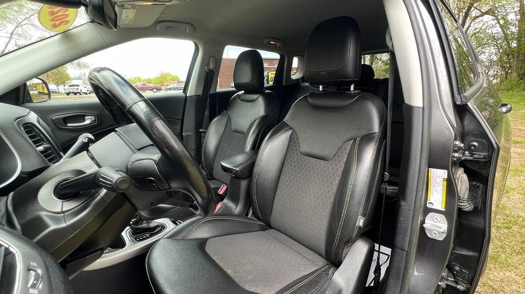 2020 Jeep Compass Latitude - Photo 9