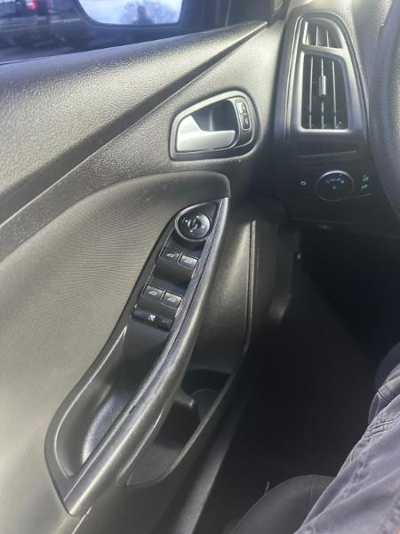 Ford Focus SE Hatch 2016