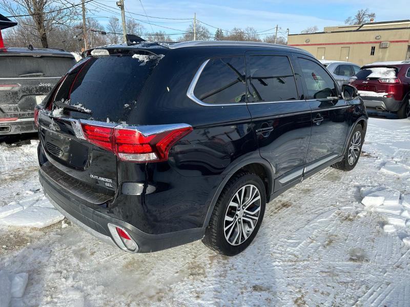 Mitsubishi Outlander SEL AWD 2017