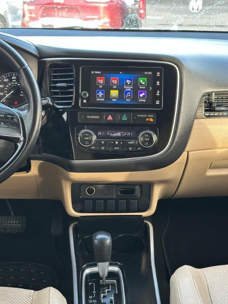 Mitsubishi Outlander SEL AWD 2017