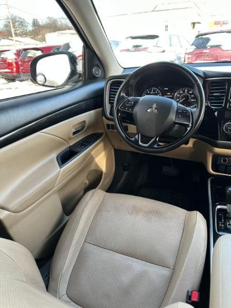 Mitsubishi Outlander SEL AWD 2017