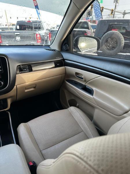 Mitsubishi Outlander SEL AWD 2017