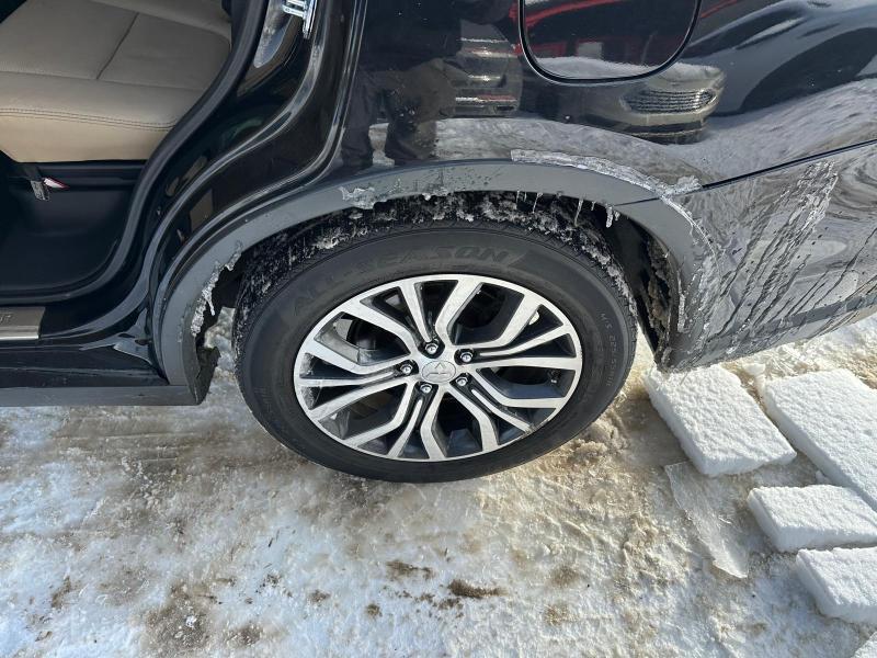 Mitsubishi Outlander SEL AWD 2017