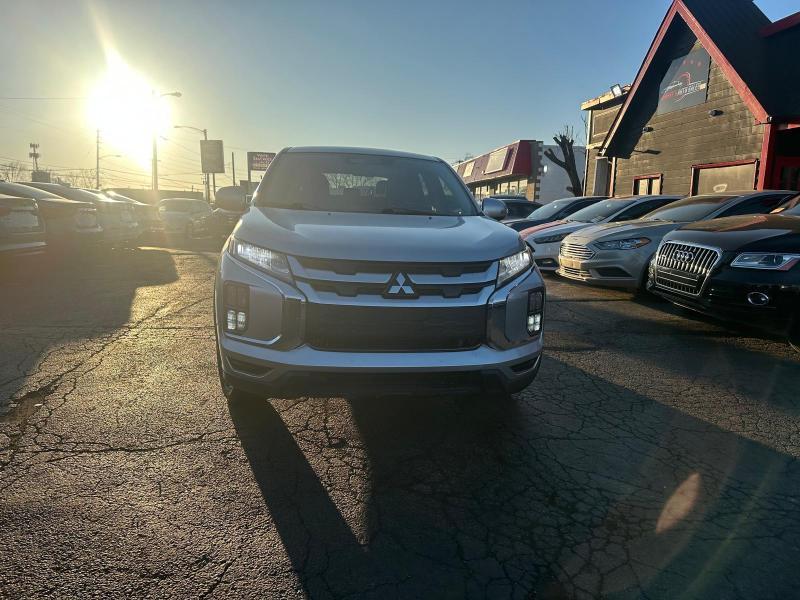 Mitsubishi Outlander Sport 2.0 ES 4WD CVT 2020