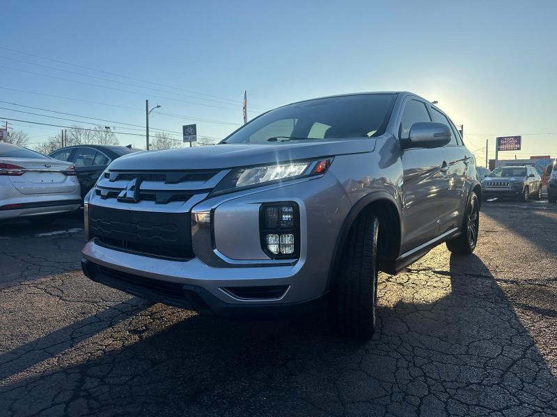 Mitsubishi Outlander Sport 2.0 ES 4WD CVT 2020