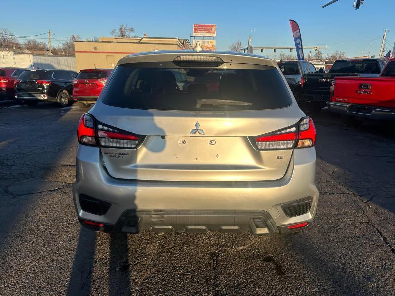 Mitsubishi Outlander Sport 2.0 ES 4WD CVT 2020