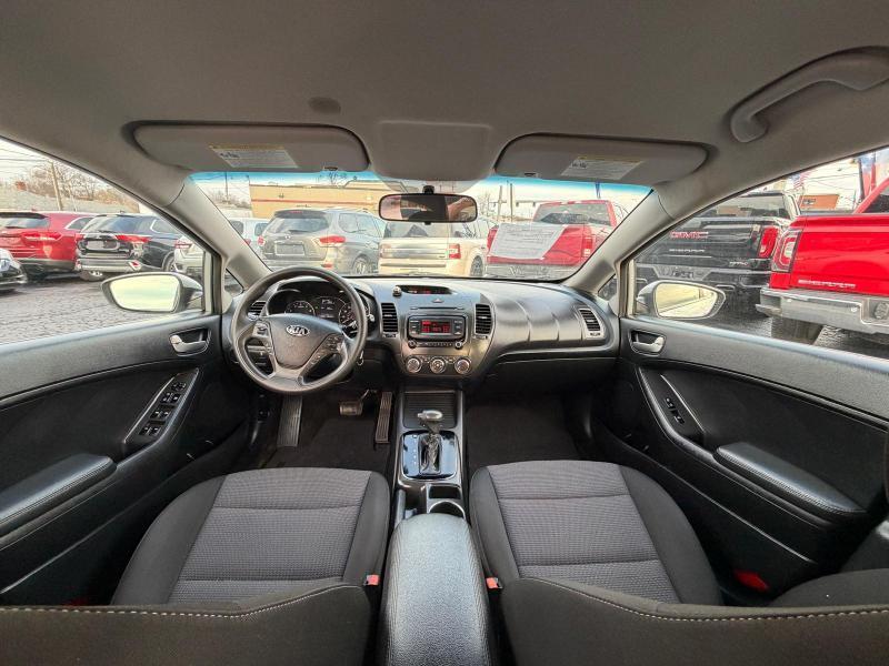 Kia Forte 5-Door LX 2017