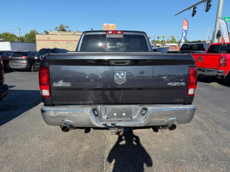 RAM 1500 SLT Crew Cab SWB 4WD 2013