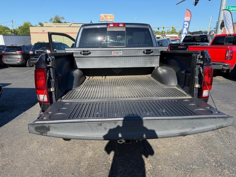 RAM 1500 SLT Crew Cab SWB 4WD 2013