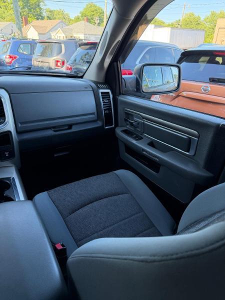 RAM 1500 SLT Crew Cab SWB 4WD 2013