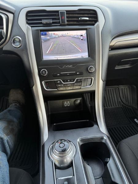 Ford Fusion Hybrid SE 2020