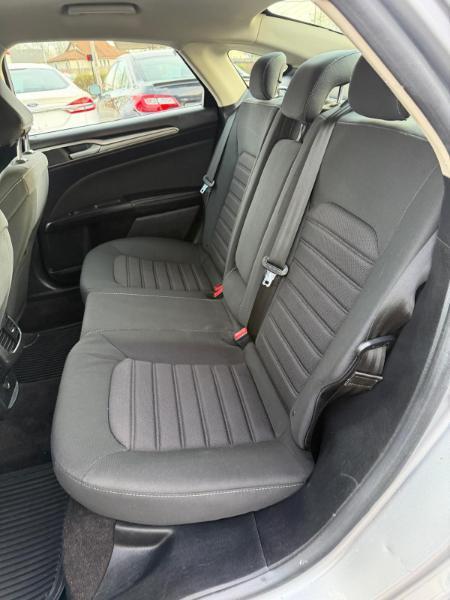 Ford Fusion Hybrid SE 2020