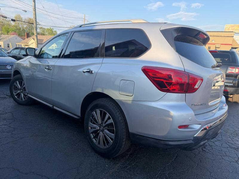 Nissan Pathfinder SV 4WD 2020