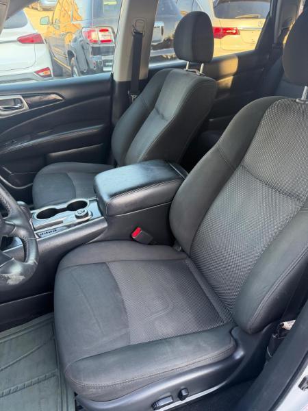 Nissan Pathfinder SV 4WD 2020