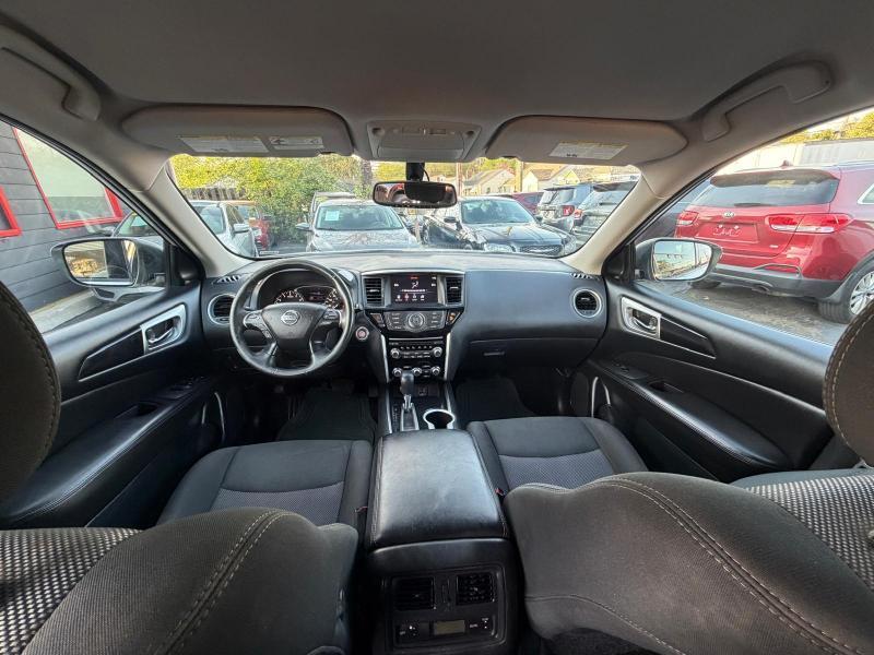 Nissan Pathfinder SV 4WD 2020