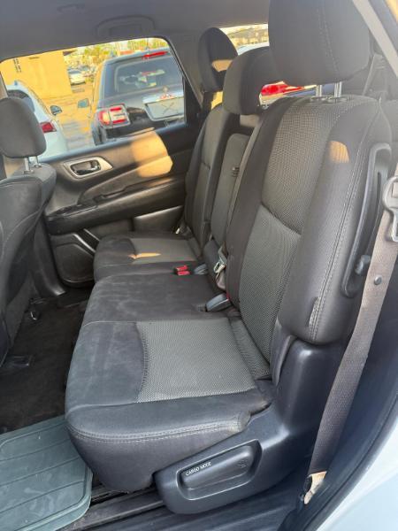 Nissan Pathfinder SV 4WD 2020