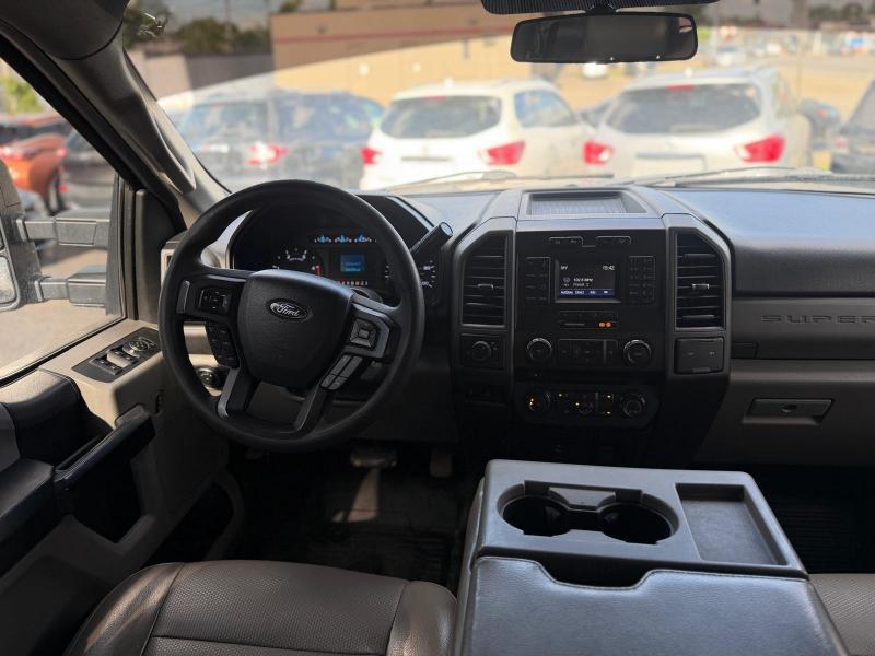 Ford F-350 SD XL Crew Cab 4WD 2017