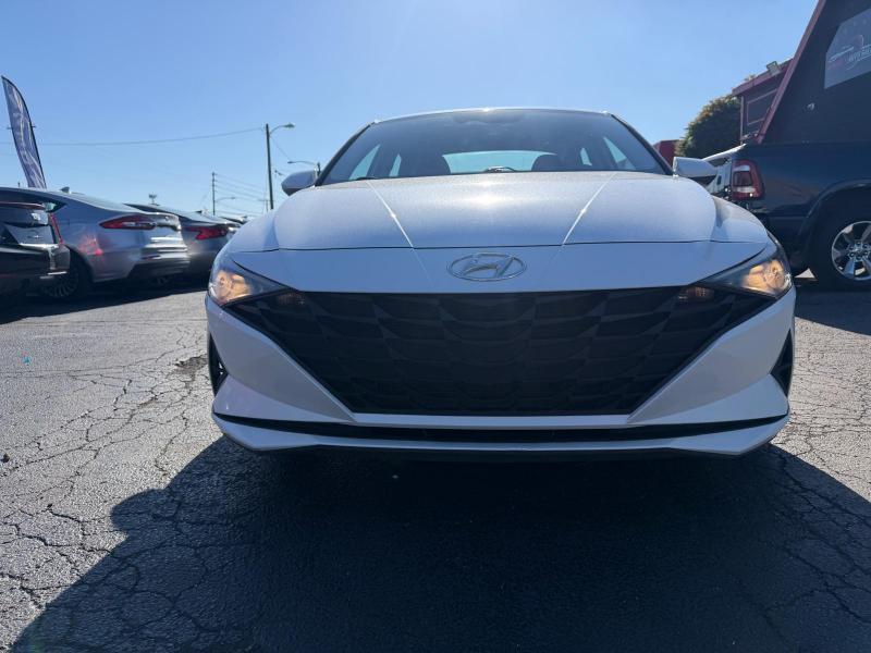 Hyundai Elantra SE 2021