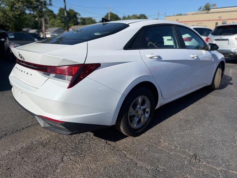 Hyundai Elantra SE 2021