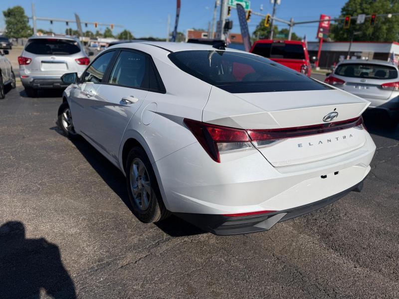 Hyundai Elantra SE 2021