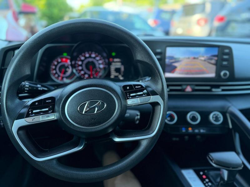 Hyundai Elantra SE 2021