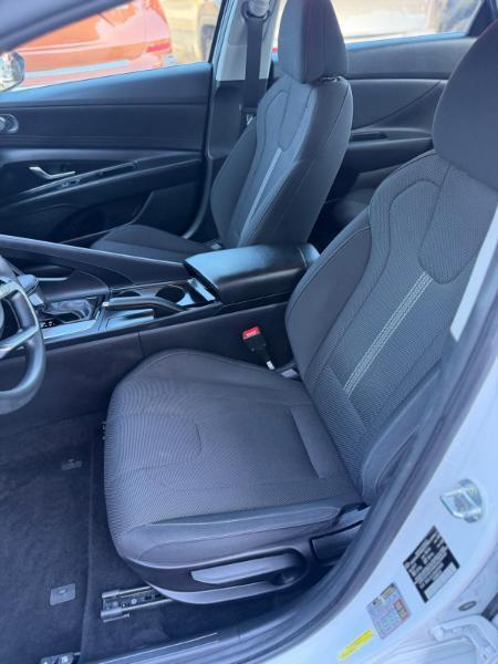 Hyundai Elantra SE 2021