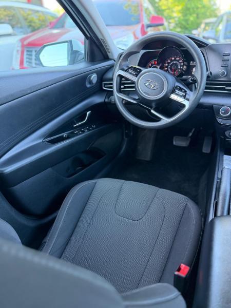 Hyundai Elantra SE 2021