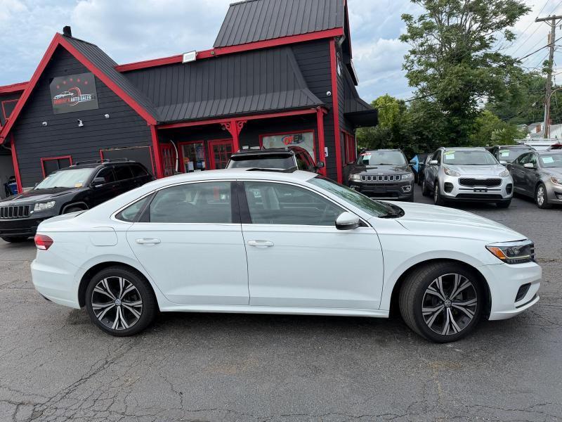 Volkswagen Passat SE 2021